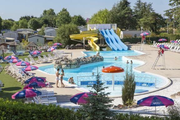 Nosybe37 Mh264 Onzain Otel Dış mekan fotoğraf